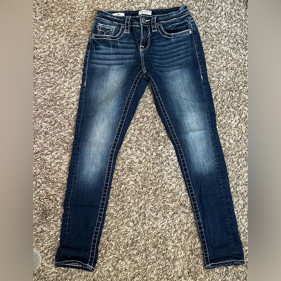 Vigoss Denim - Vigoss Dark Wash Skinny Jeans with White Trim Details size 2